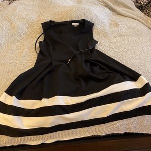 Calvin Klein B&W dress w belt